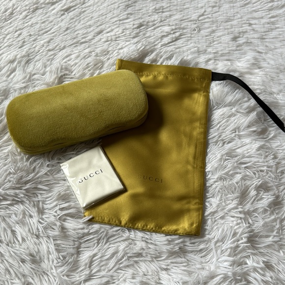 CGUCCI VELVET SUNGLASSES CASE - Picture 3 of 15